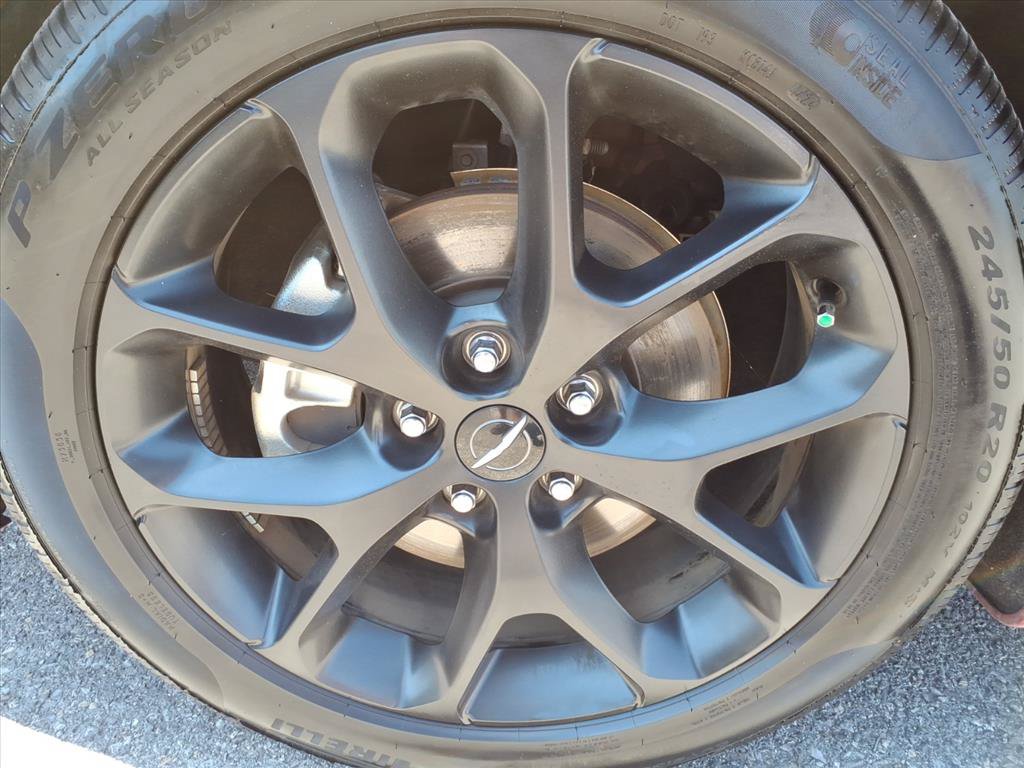 Used 2025 Chrysler Pacifica Limited FWD image 11