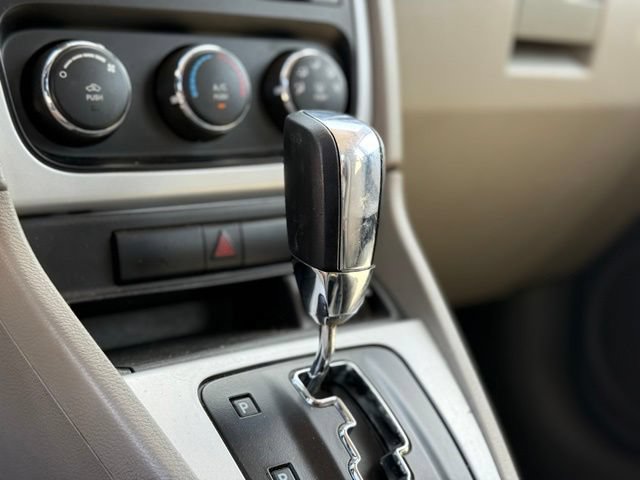Used 2010 Dodge Caliber SXT FWD image 19