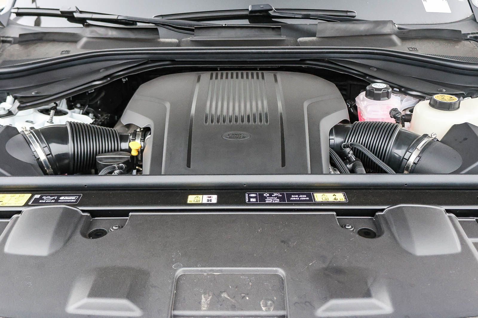 New 2025 Land Rover Range Rover SE image 36