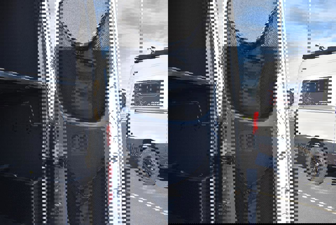 Used 2013 Mercedes-Benz Sprinter 2500 image 12