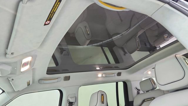 Used 2024 Rivian R1S Adventure image 57