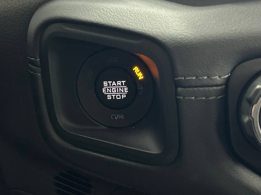 Used 2026 Jeep Wrangler Unlimited Rubicon AWD/4WD image 32