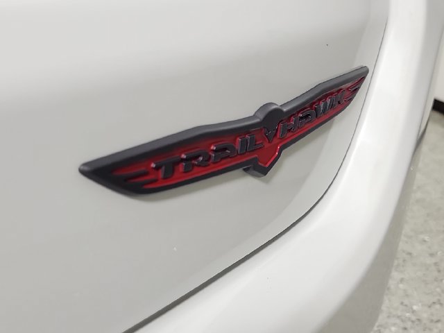 Used 2024 Jeep Compass Trailhawk AWD/4WD image 4