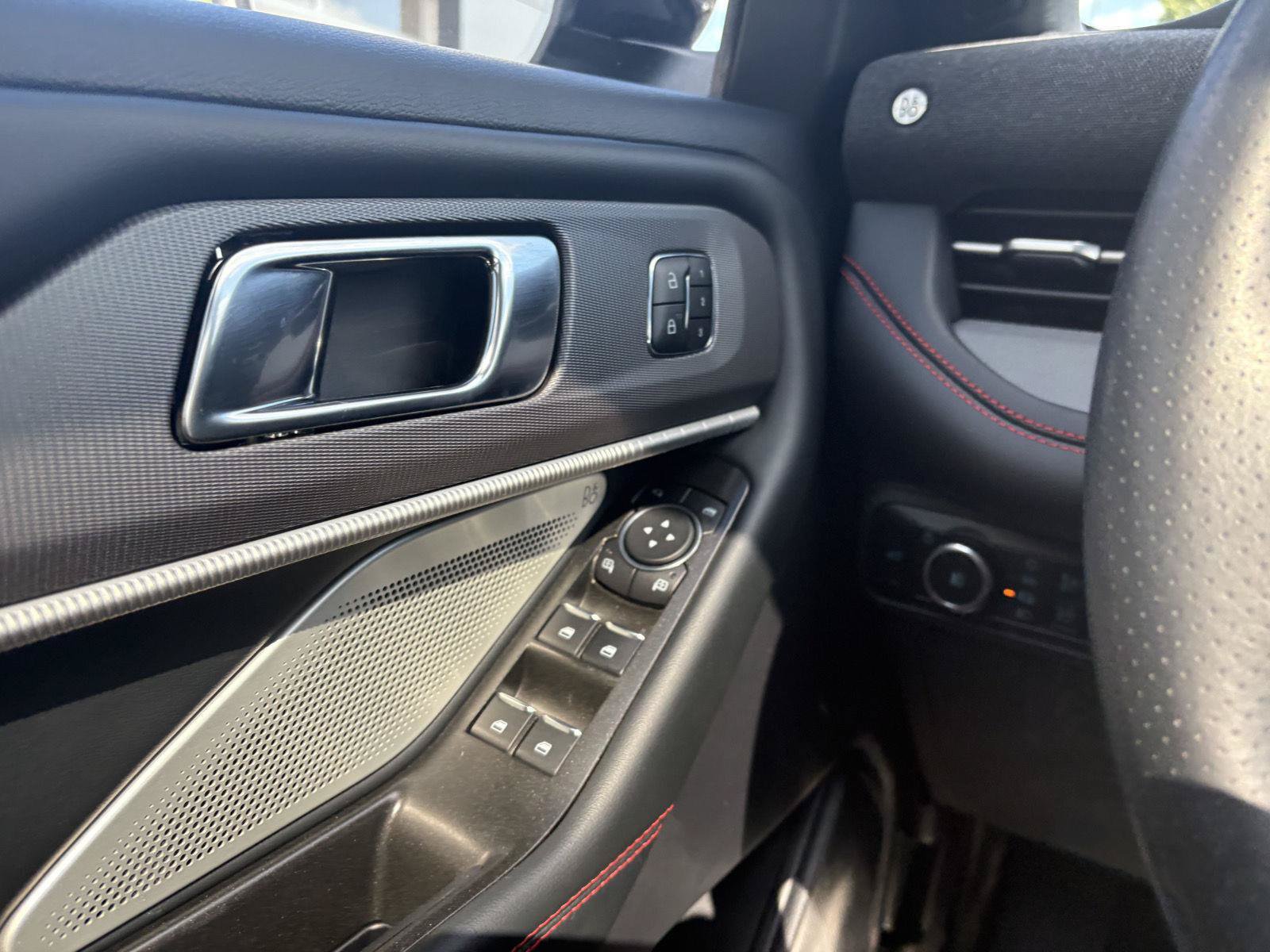 Used 2025 Ford Explorer ST AWD/4WD image 13