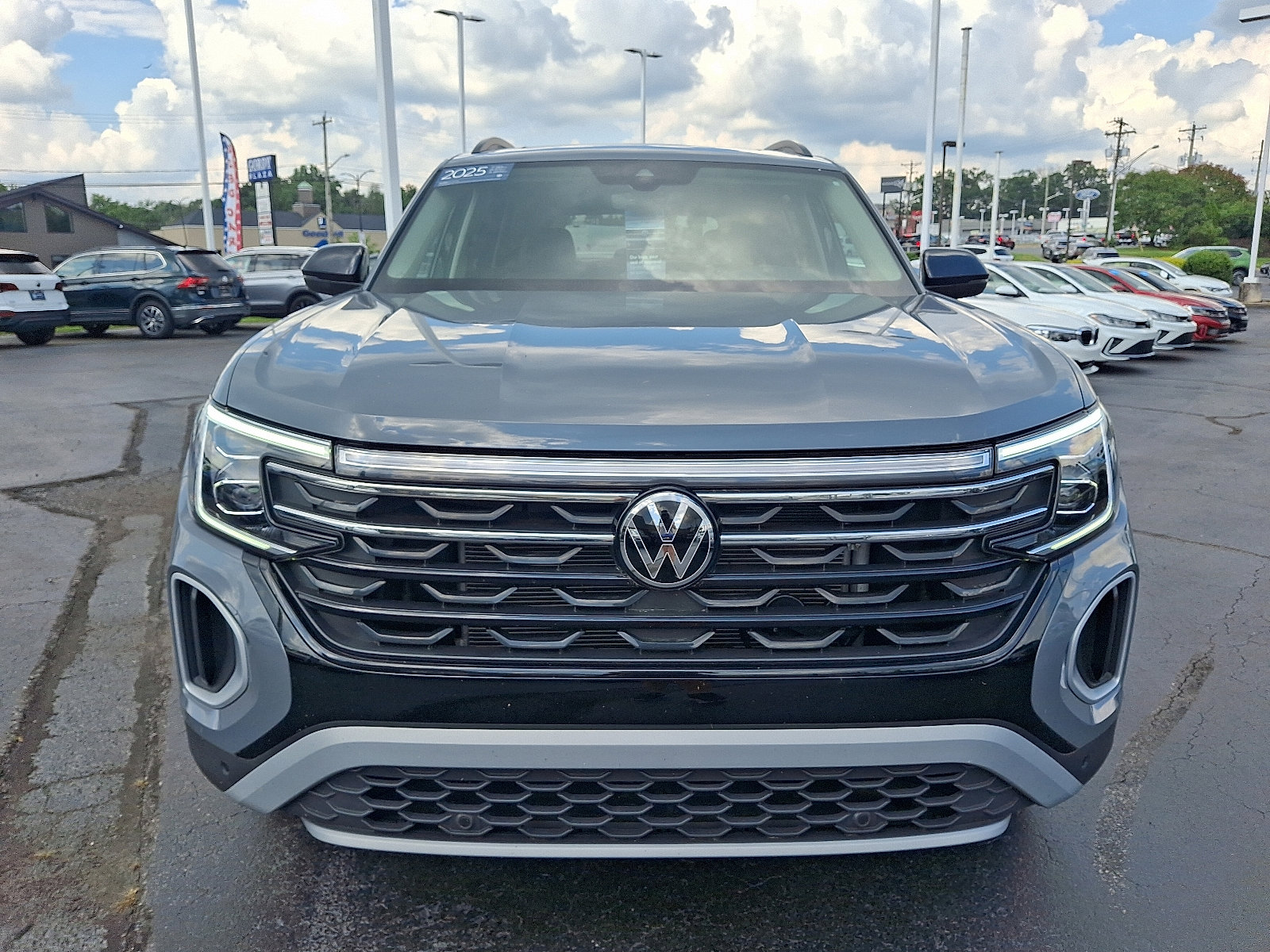 Certified 2025 Volkswagen Atlas Peak Edition SE image 2