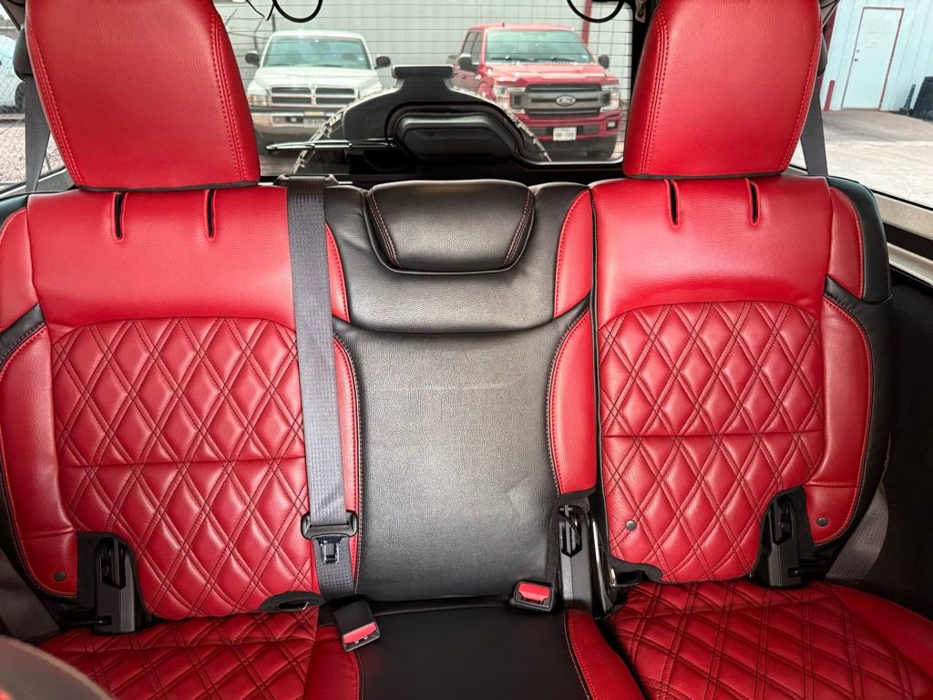 Used 2024 Jeep Wrangler Rubicon w/ Technology Group image 25