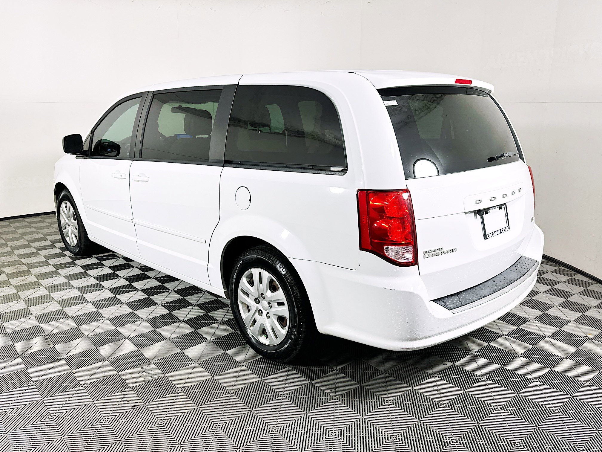 Used 2016 Dodge Grand Caravan SE w/ Quick Order Package 29E SE image 5