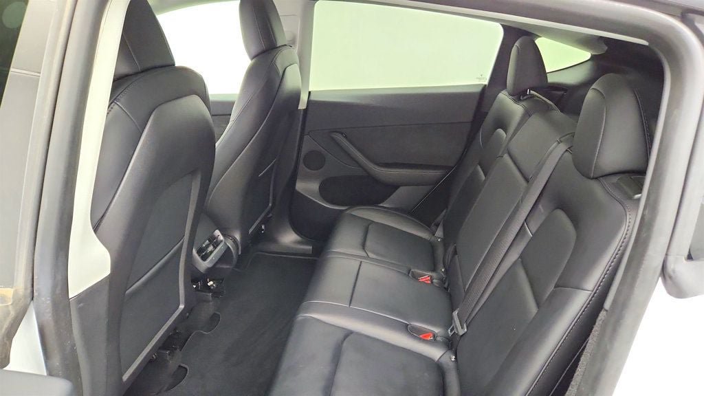 Used 2023 Tesla Model Y Long Range AWD/4WD image 26