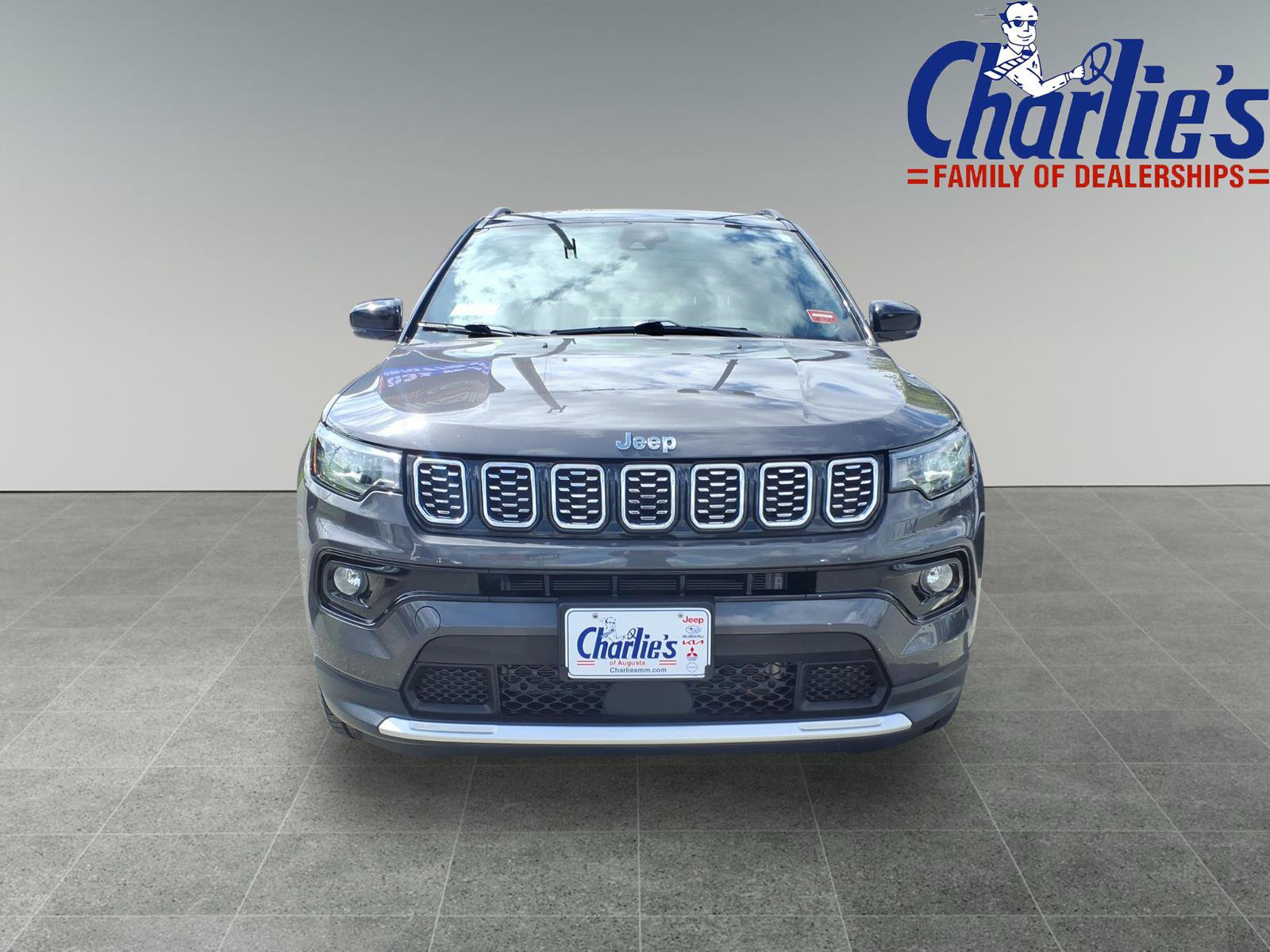 Used 2024 Jeep Compass Limited AWD/4WD image 2