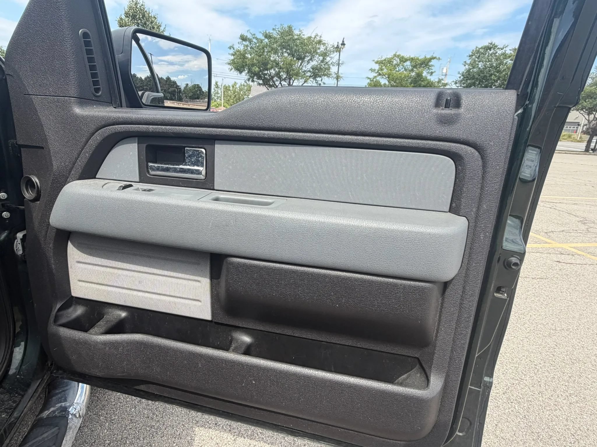 Used 2012 Ford F150 XLT w/ XLT Chrome Pkg AWD/4WD image 17