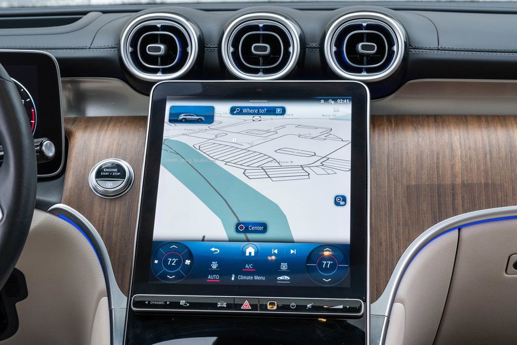 Used 2023 Mercedes-Benz GLC 300 4MATIC w/ Pinnacle Trim Package image 18