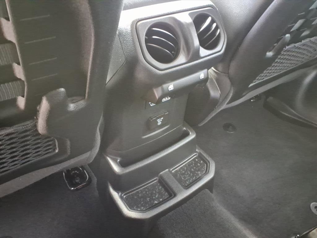 Used 2023 Jeep Wrangler Rubicon 392 image 35