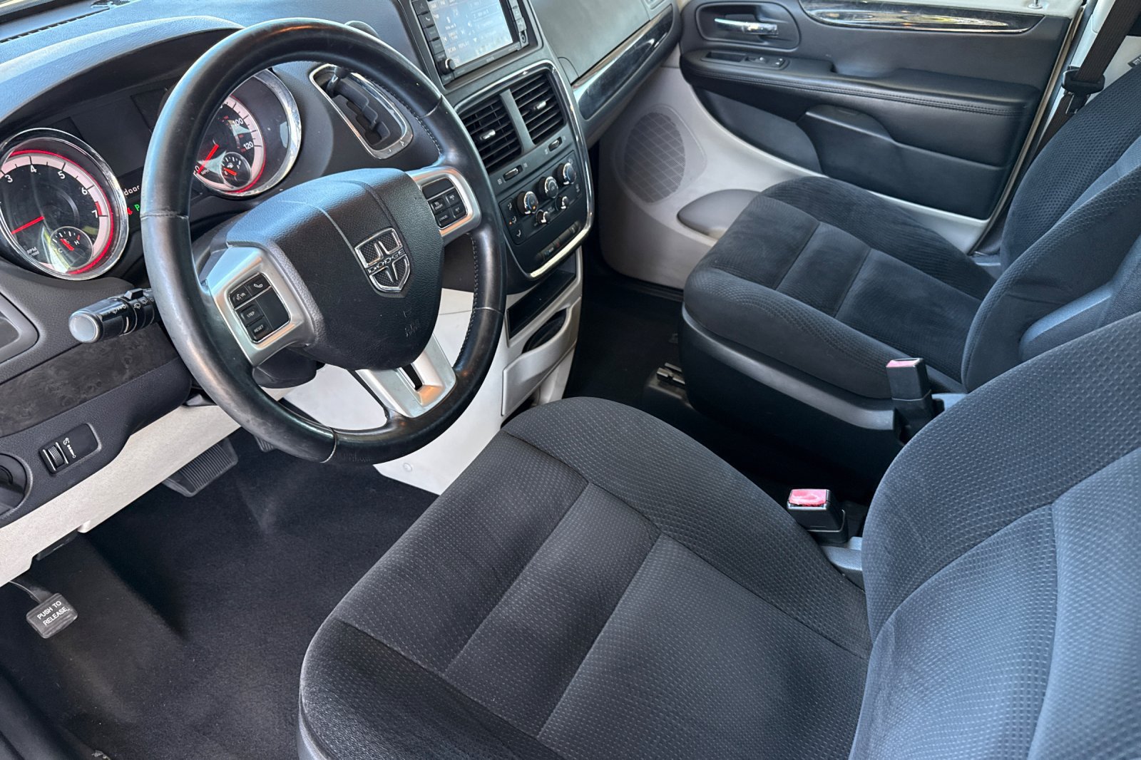 Used 2017 Dodge Grand Caravan SE w/ Power Window Group FWD image 5