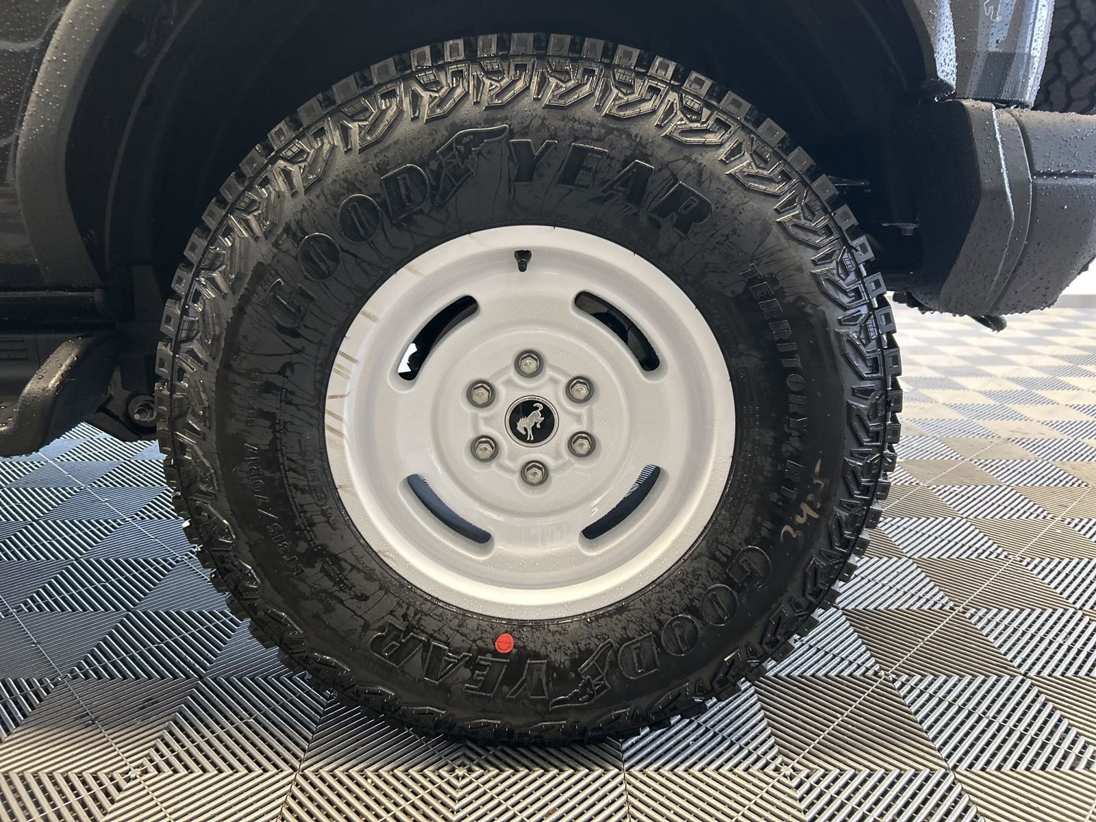 New 2025 Ford Bronco Heritage Edition image 8