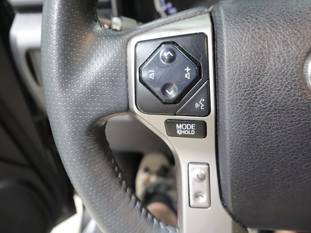 Used 2022 Toyota 4Runner Limited AWD/4WD image 32