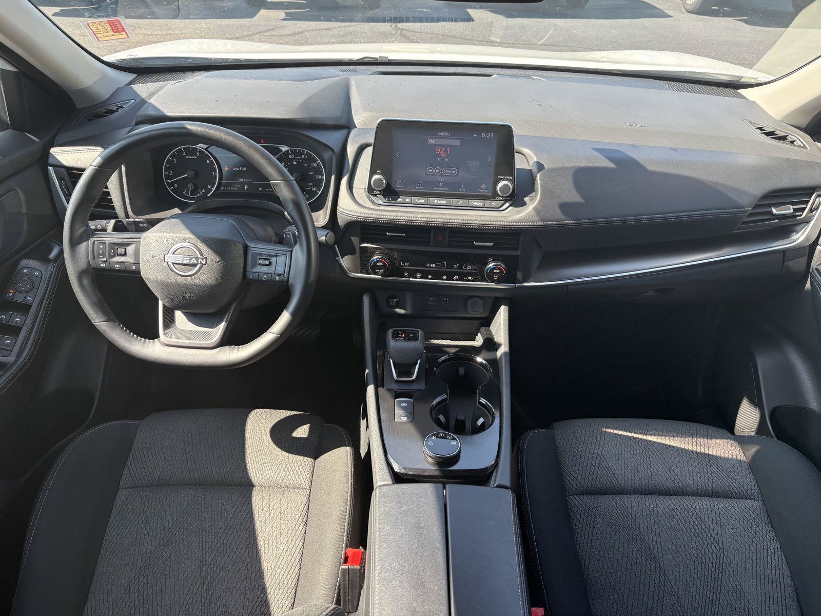 Used 2025 Nissan Rogue SV AWD/4WD image 12