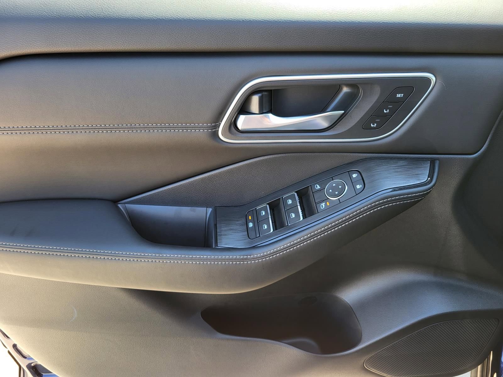 New 2026 Nissan Rogue Platinum image 19