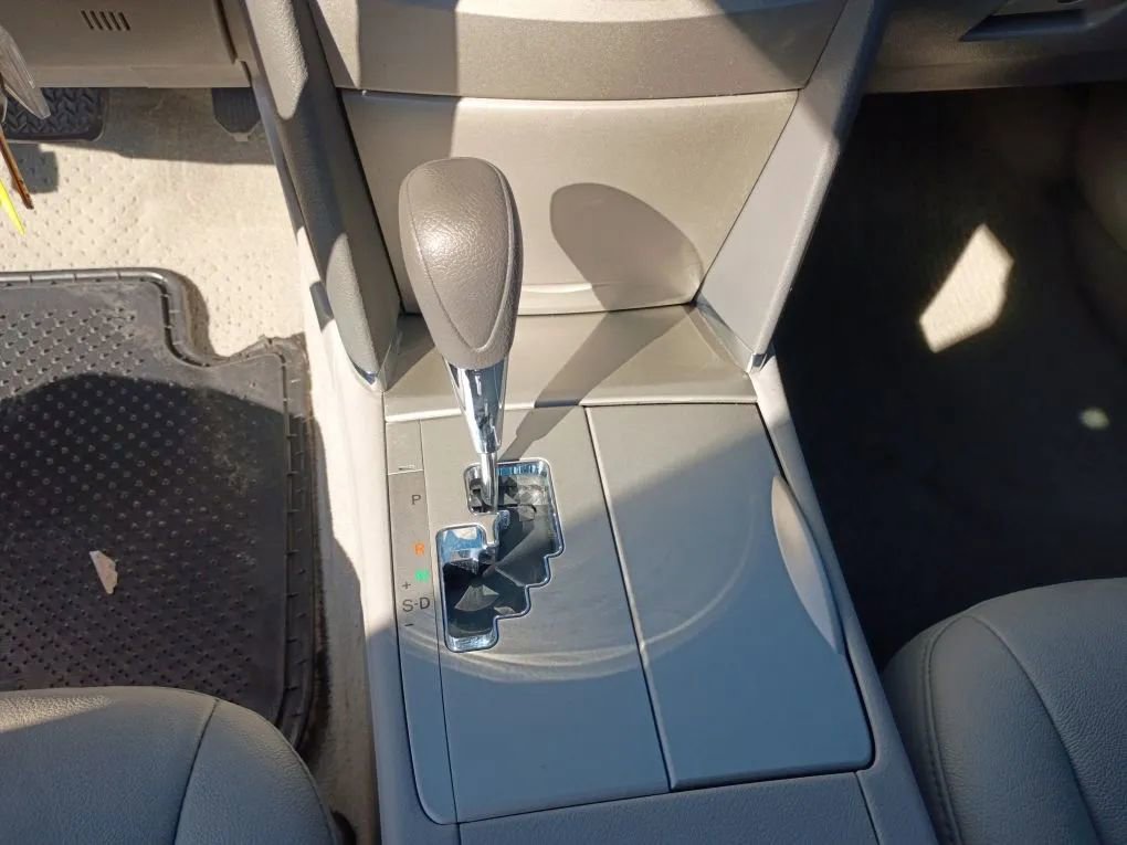 Used 2011 Toyota Camry XLE image 12