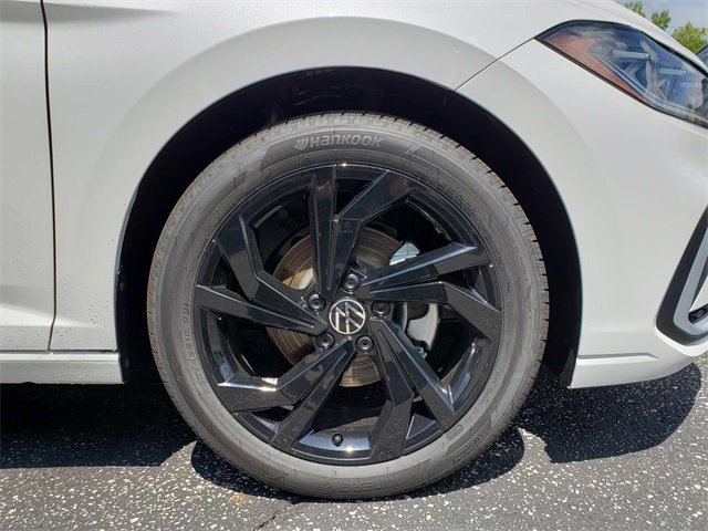 New 2025 Volkswagen Jetta SE image 12
