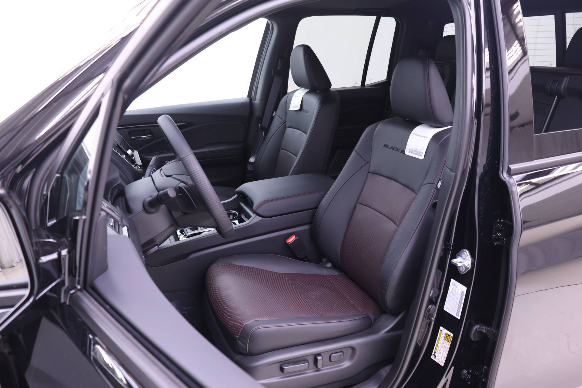 New 2026 Honda Ridgeline Black Edition image 4