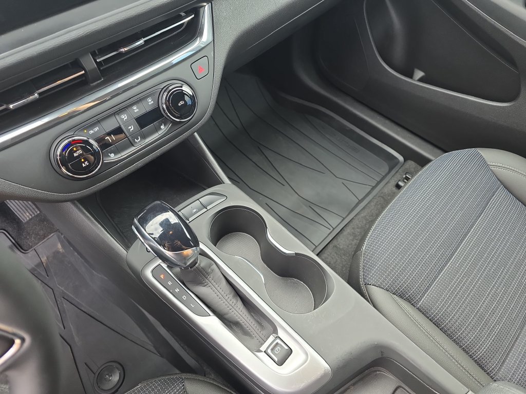 Used 2025 Buick Envista Sport Touring w/ Convenience I Package FWD image 26