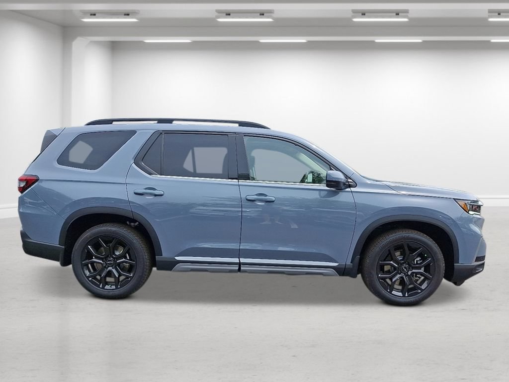 New 2025 Honda Pilot Touring image 6