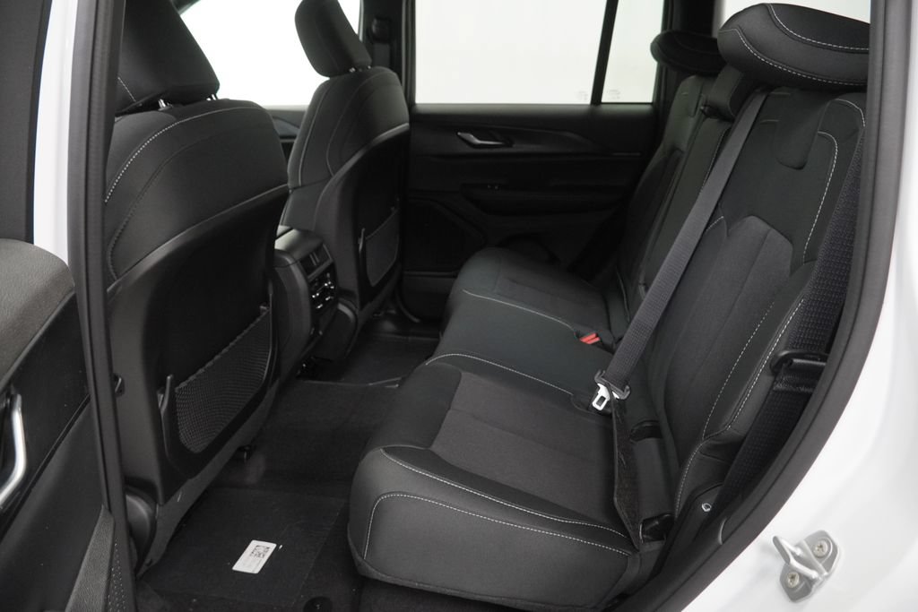 New 2026 Jeep Grand Cherokee Laredo AWD/4WD image 17