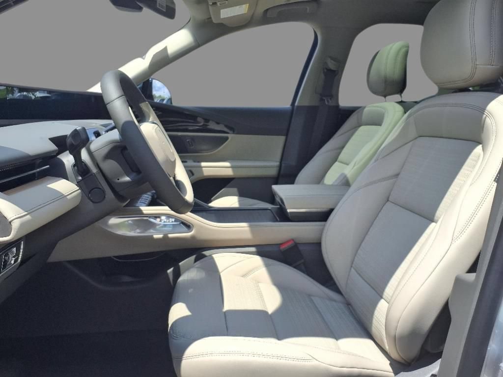 New 2025 Lincoln Nautilus Reserve w/ Jet Appearance Package AWD/4WD image 6