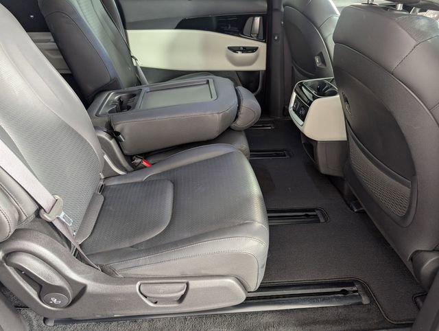 Used 2024 Kia Carnival SX Prestige image 33