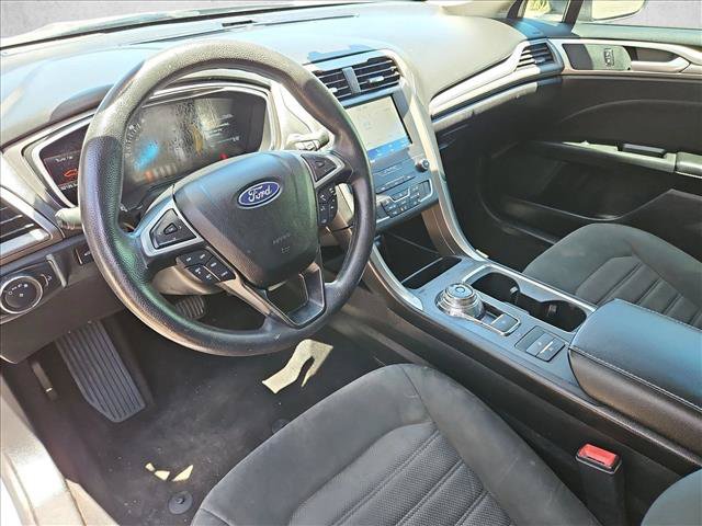 Used 2020 Ford Fusion SE FWD image 13