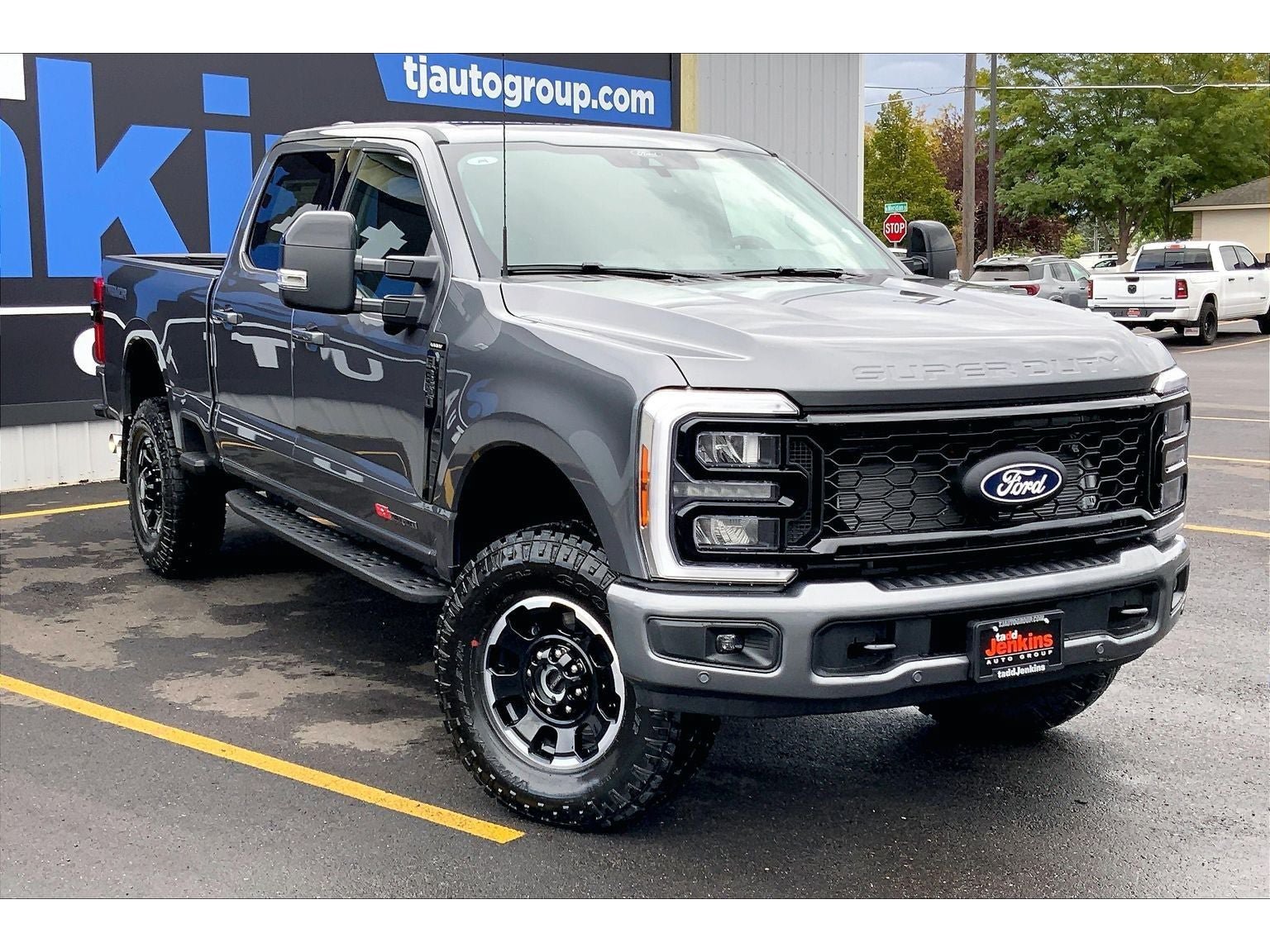 New 2027 Ford F350 Lariat w/ Tremor Off-Road Package AWD/4WD image 2