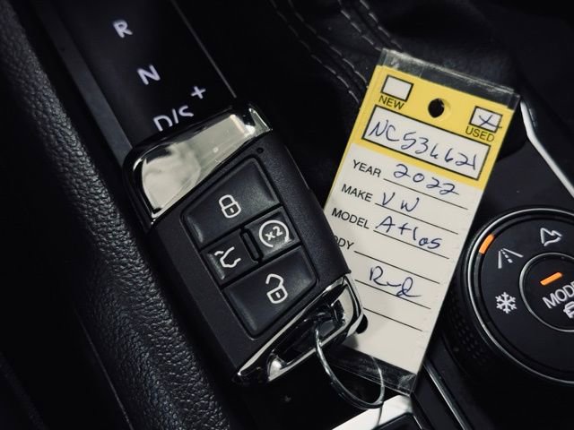 Used 2022 Volkswagen Atlas SE image 38