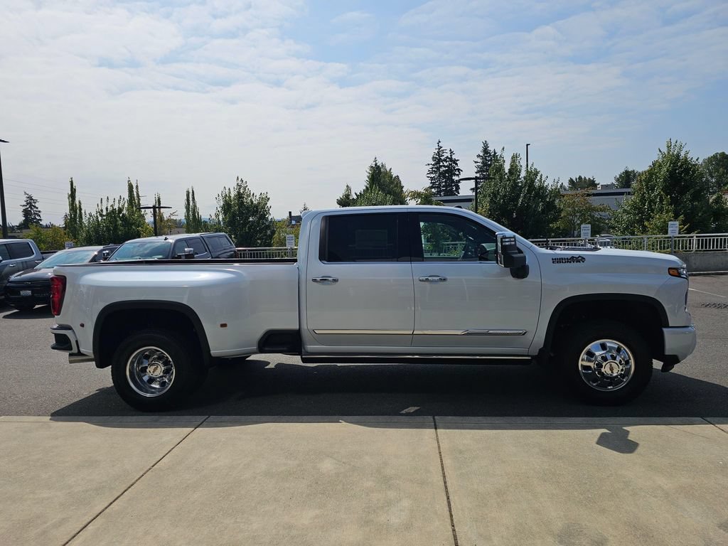 New 2026 Chevrolet Silverado 3500 High Country w/ High Country Premium Package AWD/4WD image 8
