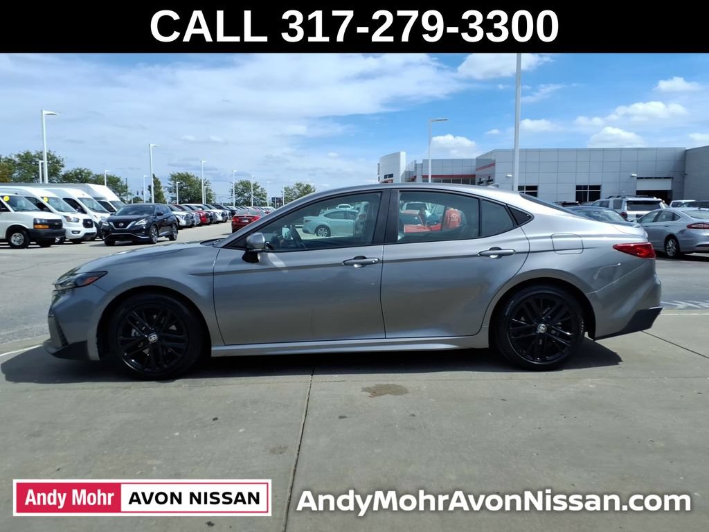 Used 2025 Toyota Camry SE FWD image 5