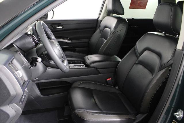 Certified 2024 Nissan Pathfinder SL w/ Cargo Package FWD image 21