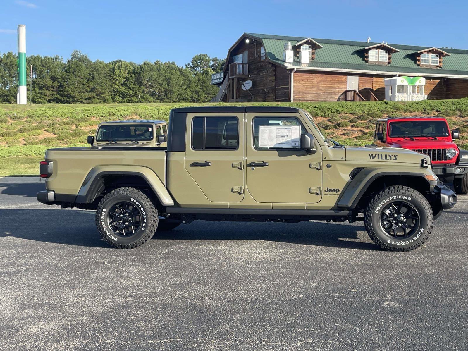 New 2025 Jeep Gladiator Willys image 11