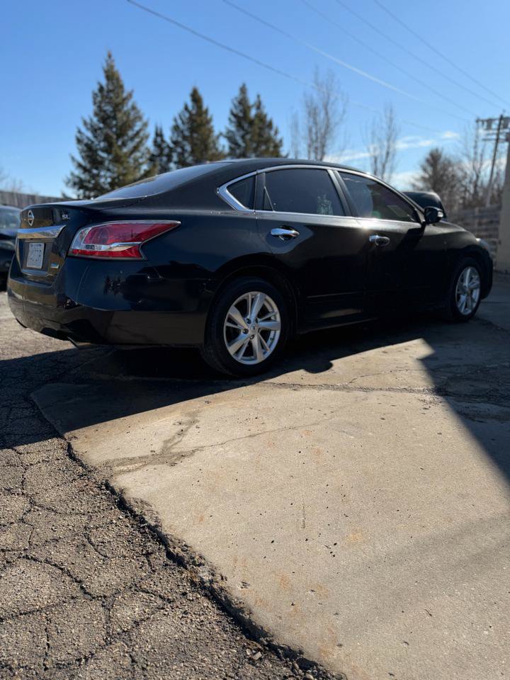 Used 2014 Nissan Altima 2.5 SV w/ Convenience Package FWD image 4
