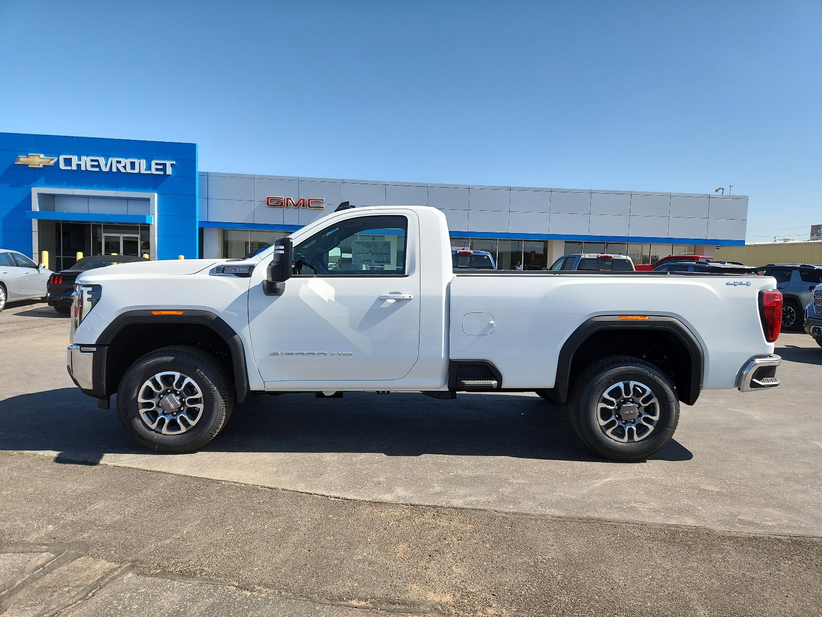 New 2025 GMC Sierra 3500 SLE w/ SLE Convenience Package image 2