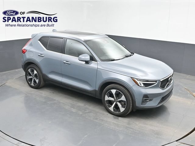Used 2023 Volvo XC40 B4 Ultimate FWD image 1