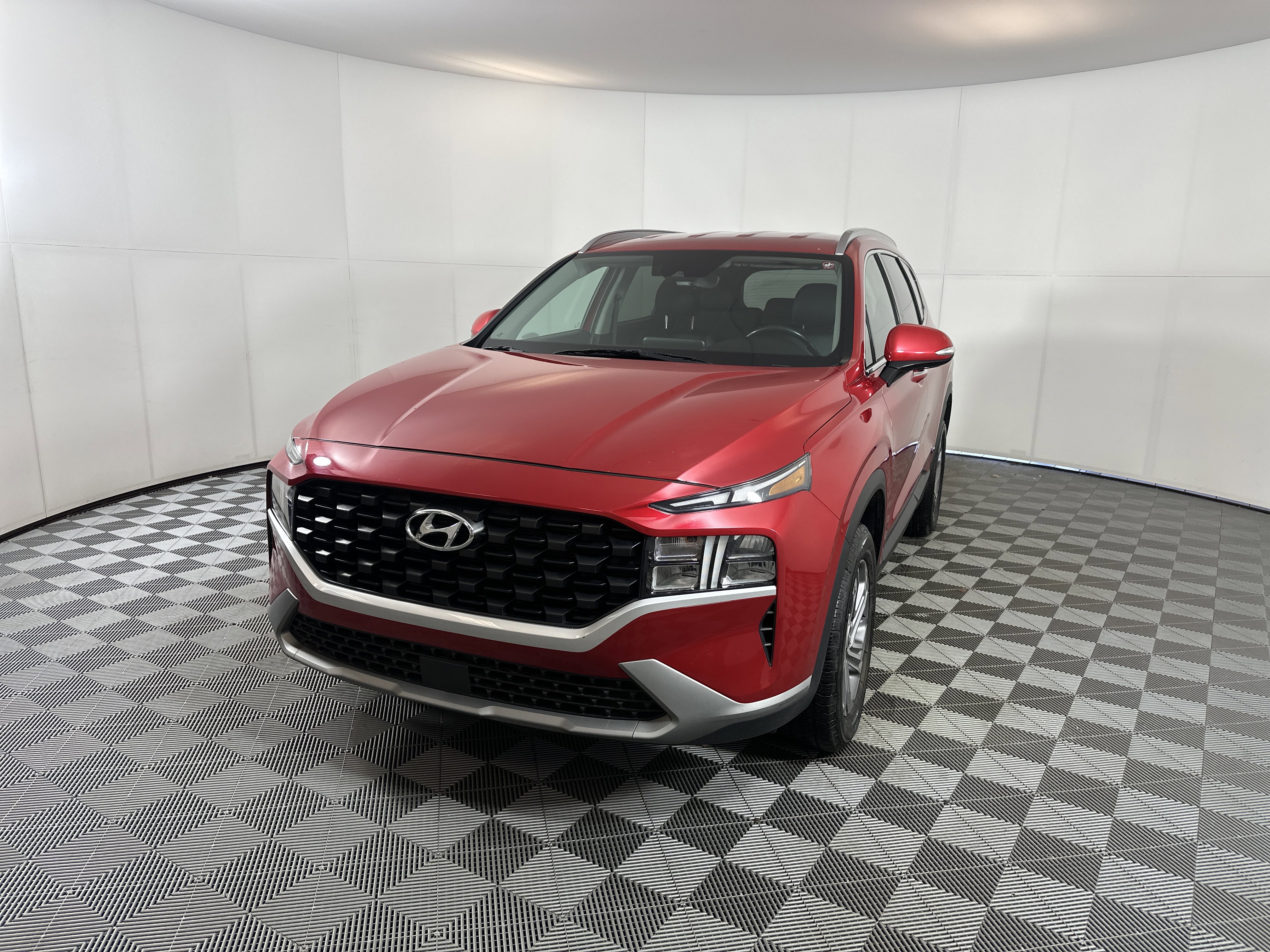 Used 2023 Hyundai Santa Fe SEL image 2
