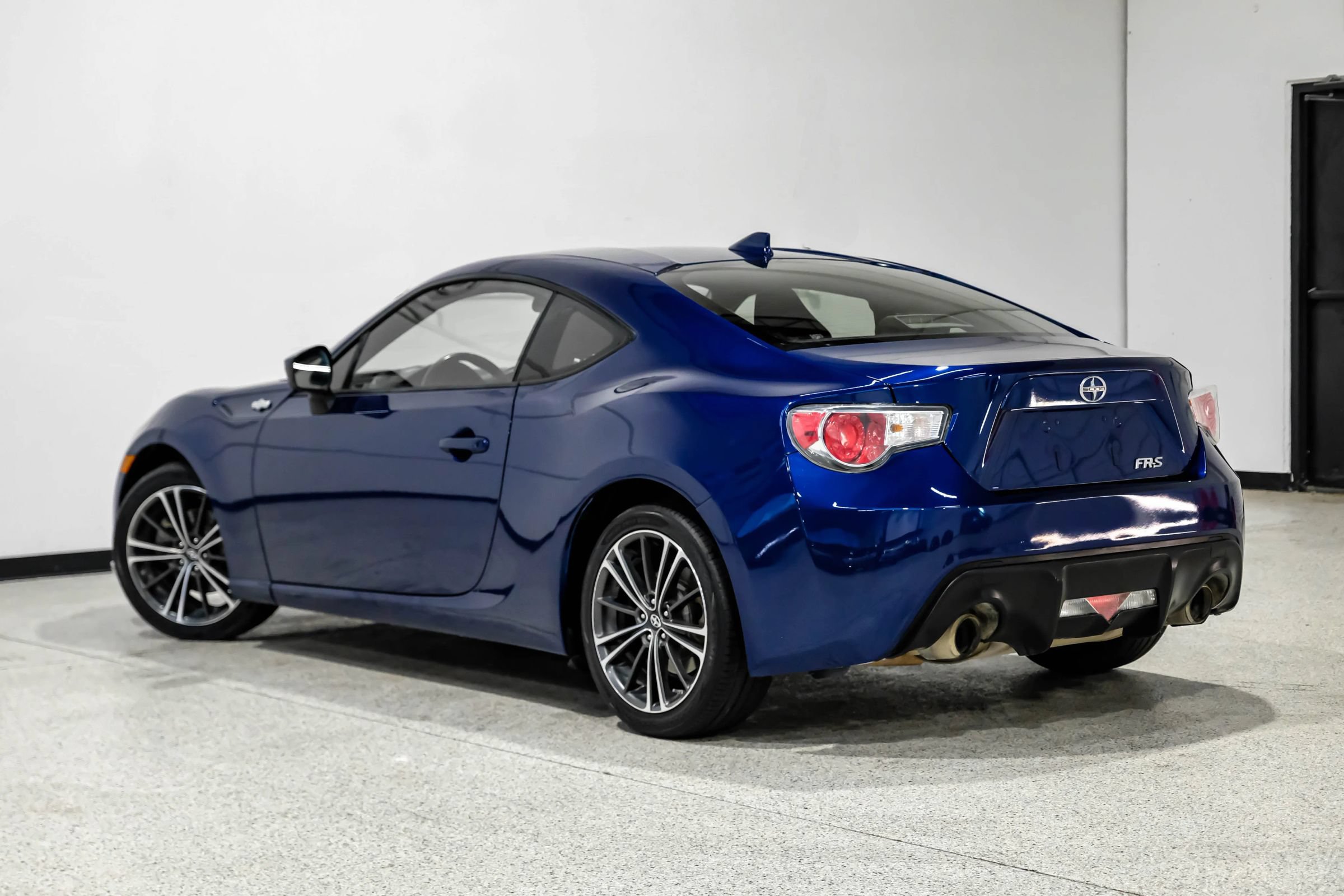 Used 2015 Scion FR-S RWD image 8