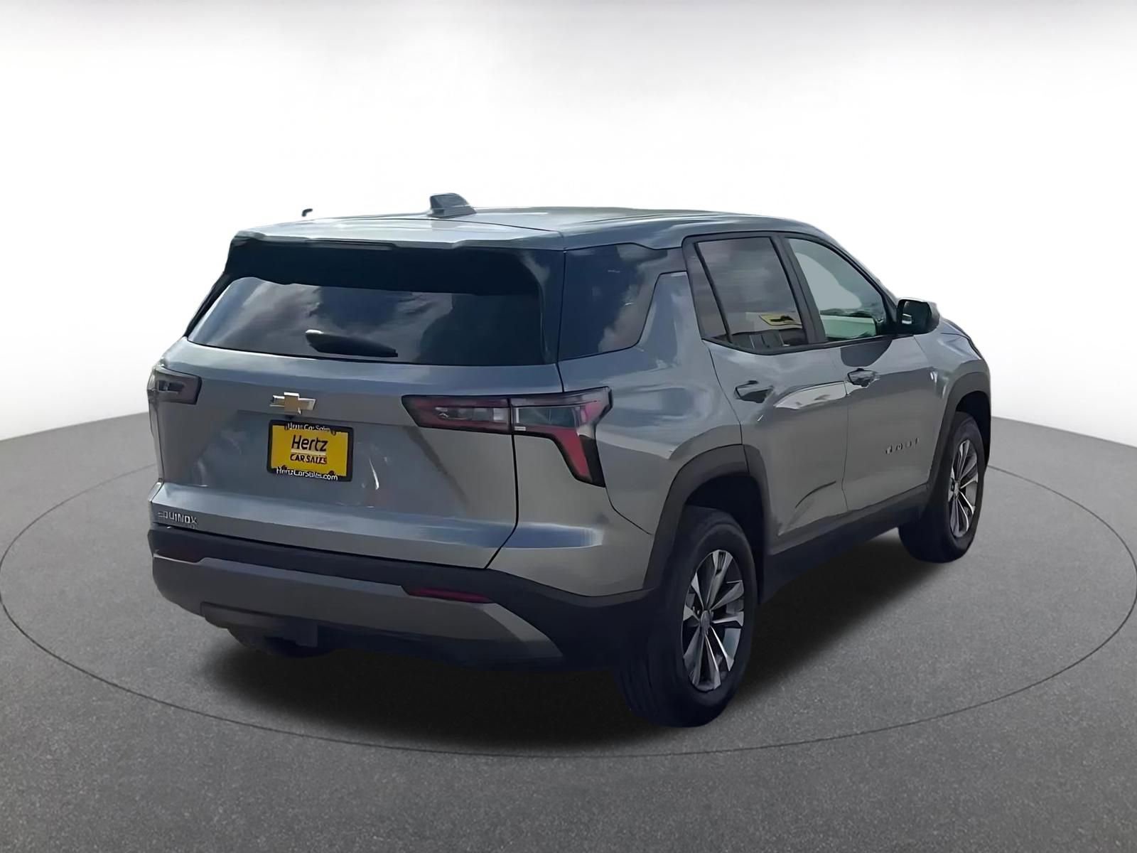 Used 2025 Chevrolet Equinox LT FWD image 14