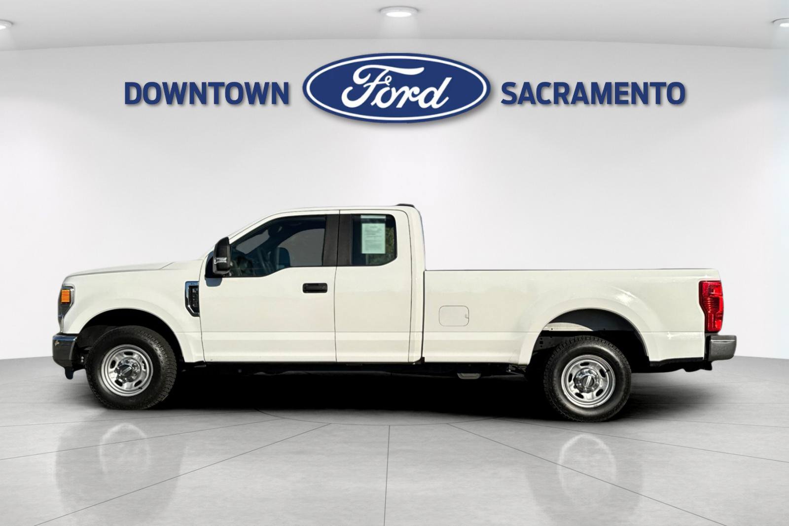 Used 2022 Ford F250 XL w/ Power Equipment Group RWD image 2