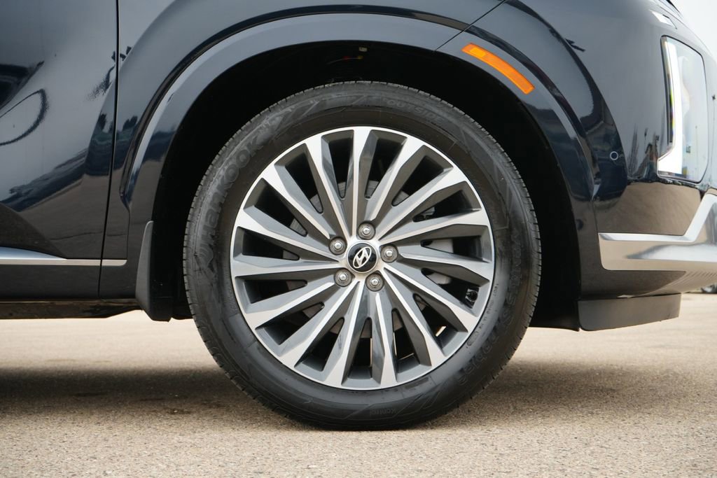 Used 2025 Hyundai Palisade Calligraphy image 10