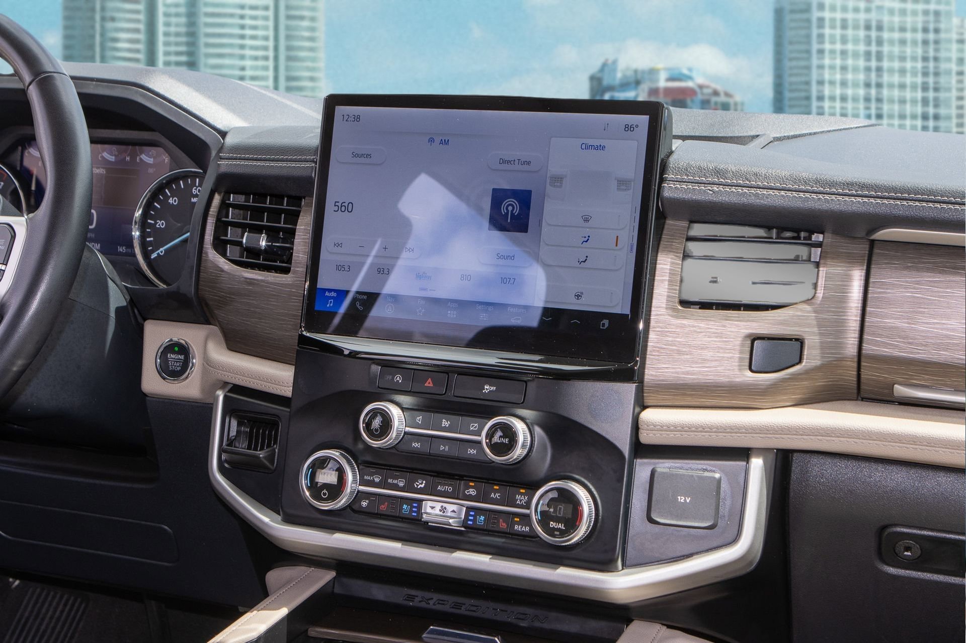 Used 2024 Ford Expedition Limited image 24