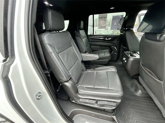 Used 2021 GMC Yukon XL Denali w/ Denali Premium Package image 27