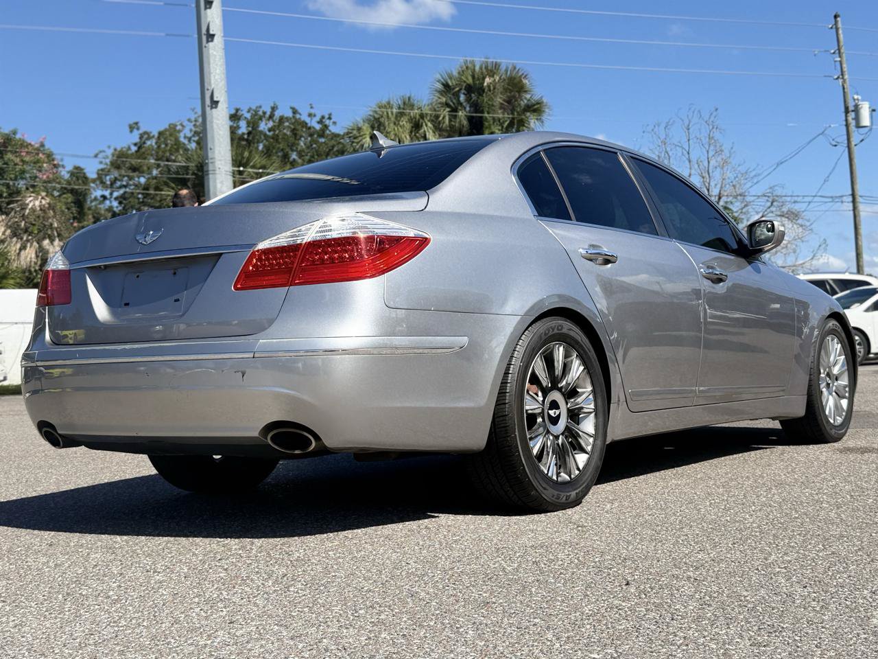 Used 2009 Hyundai Genesis 3.8 w/ Premium Plus Pkg 3 RWD image 7