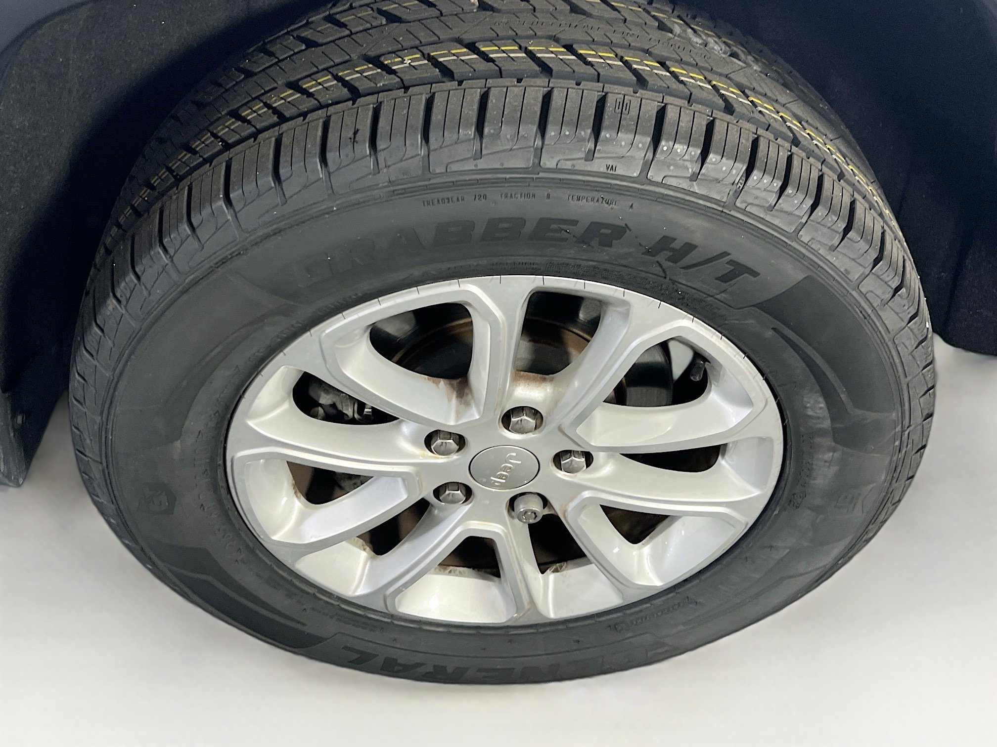 Used 2022 Jeep Grand Cherokee Laredo E image 29