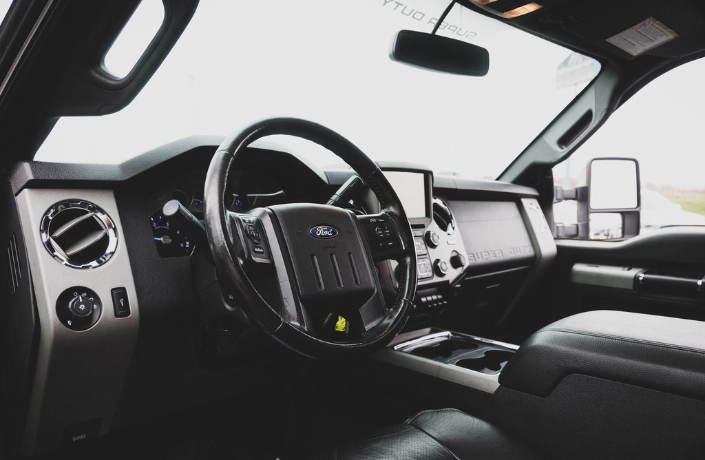 Used 2015 Ford F350 Lariat w/ Lariat Ultimate Package image 2