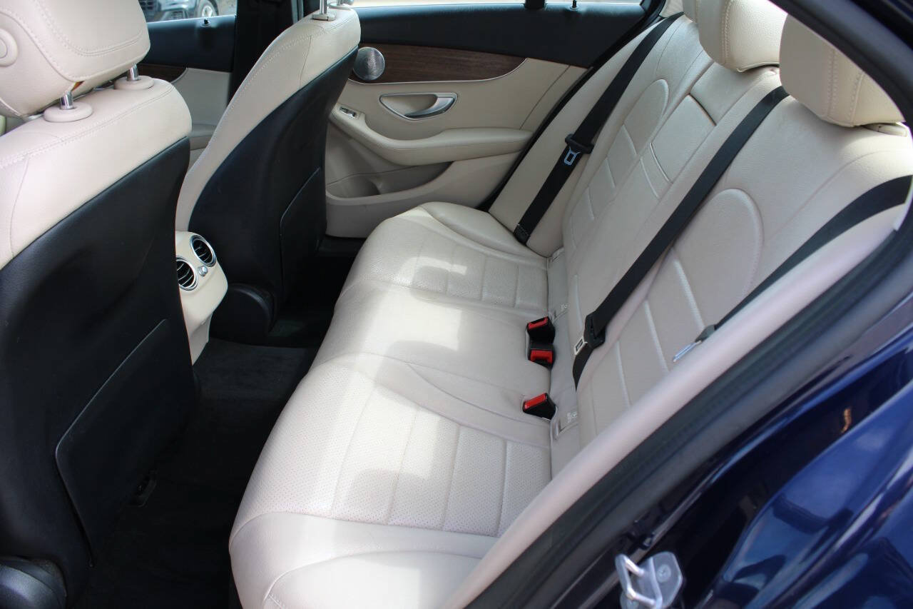 Used 2019 Mercedes-Benz C 300 4MATIC Sedan image 11